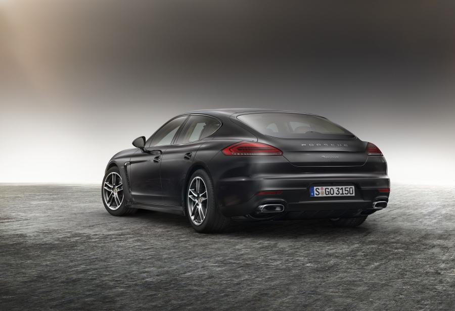  Porsche Panamera Edition 2015 года  (фото 2 из 8)